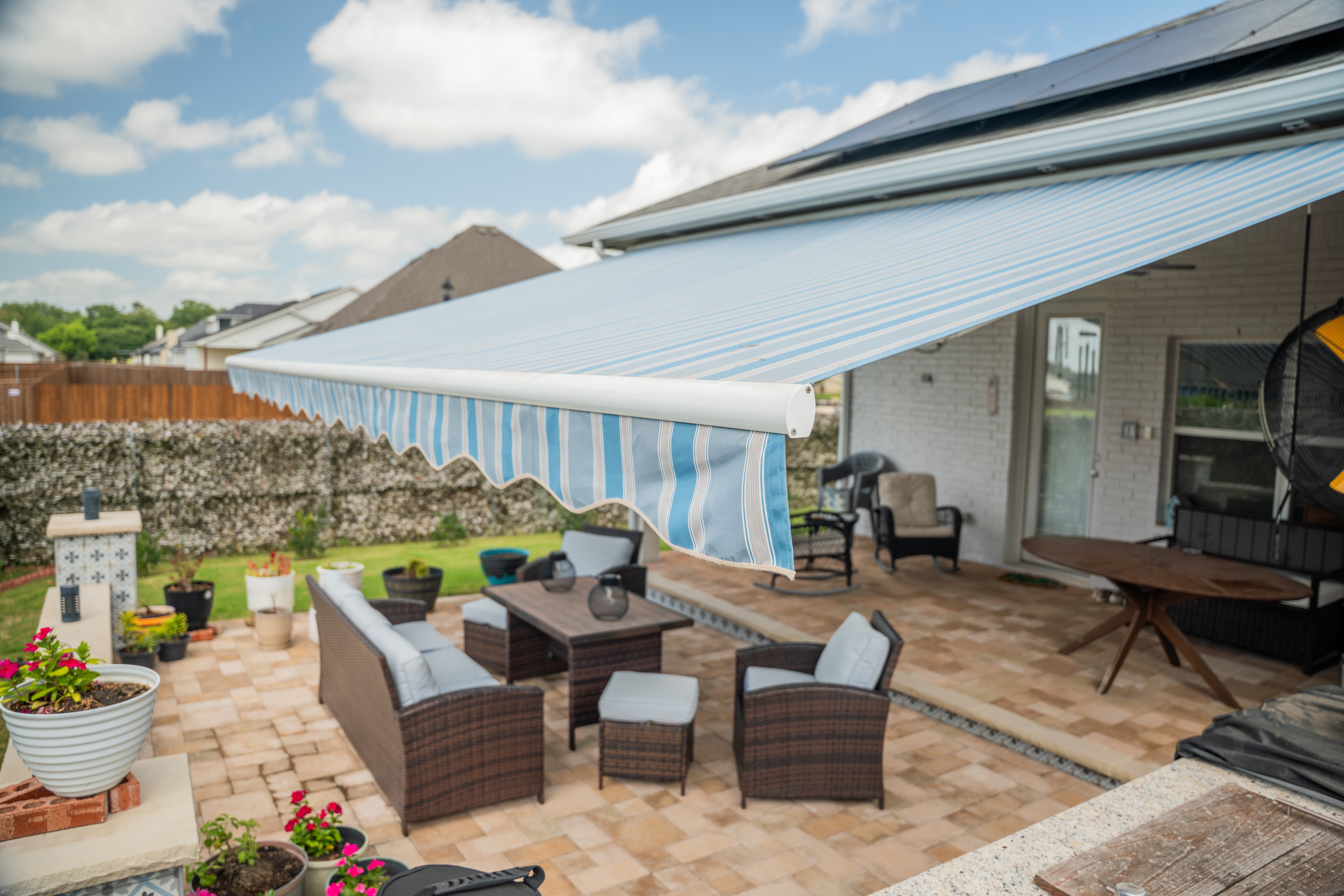 Awning-Residential-BaycrestSky-Patio-SideView