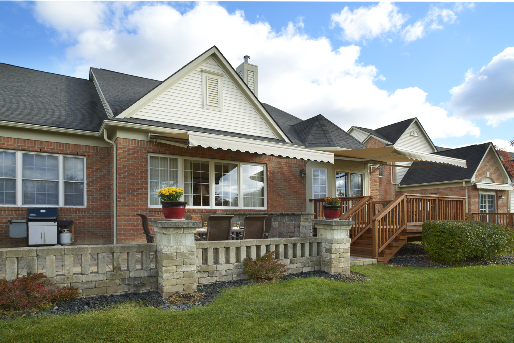 Awning-Residential-BrickHouse-Ivory