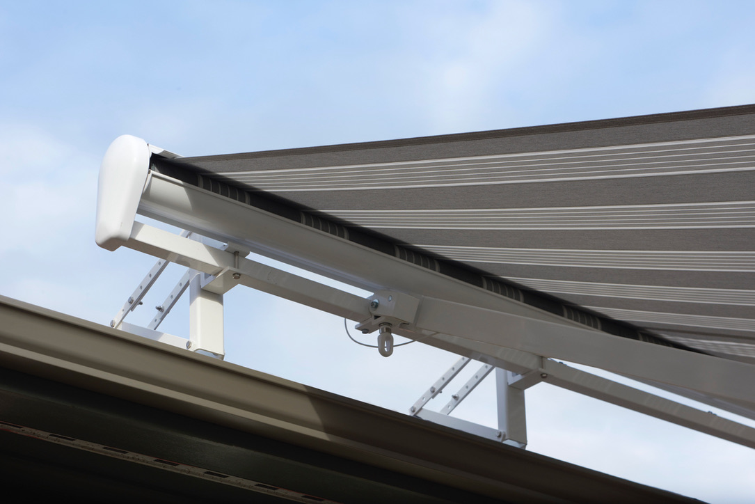 Awning-Residential-WhiteHousing-RoofMount