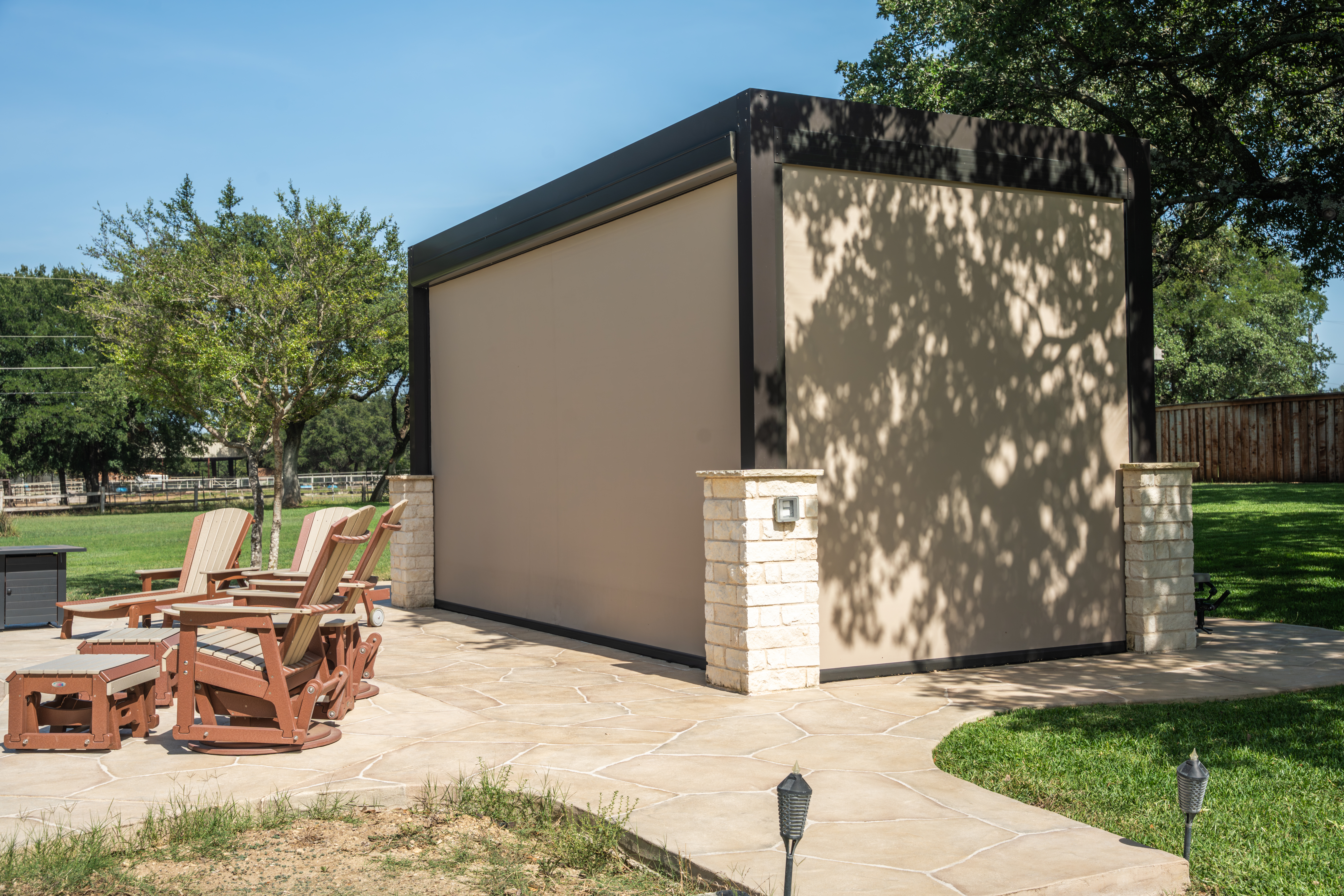 Residential-Screens-Pergola-Enclosure-Pool-Exterior-View