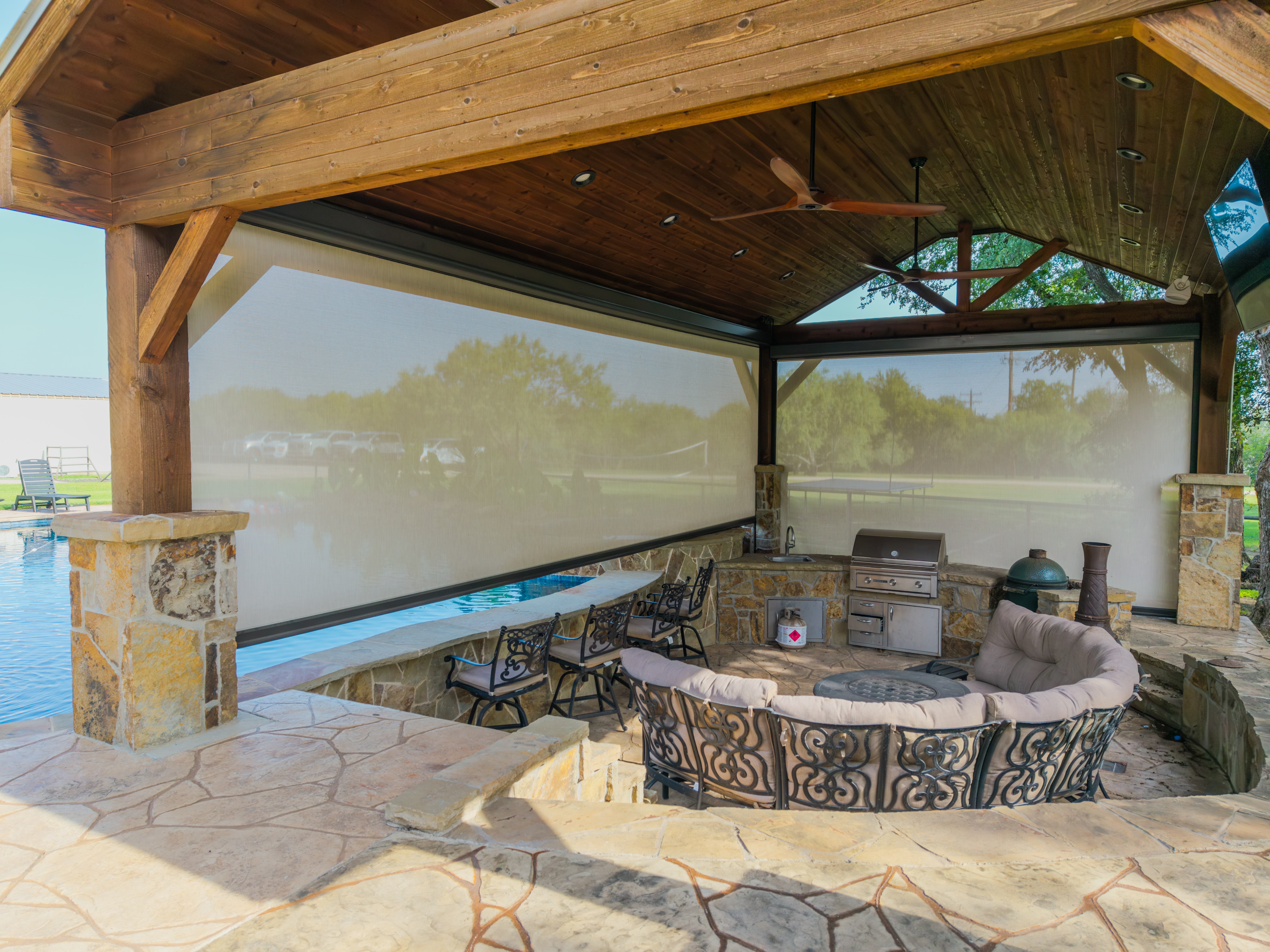 Residential-Screens-White-Fabric-Wood-Brick-Pergola-Pool-Interior-View-2