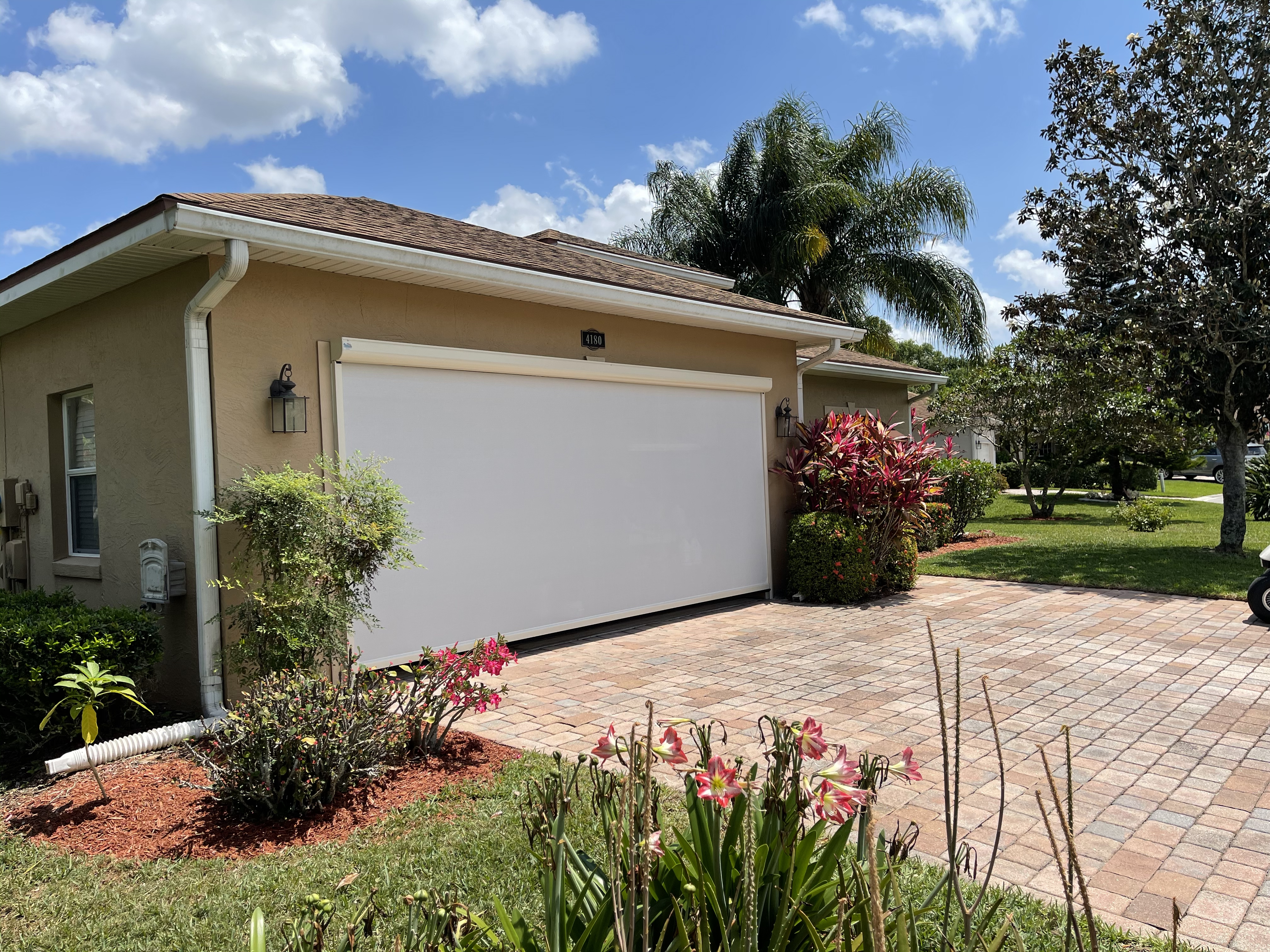 Screens-Residential-Garage-Stucco