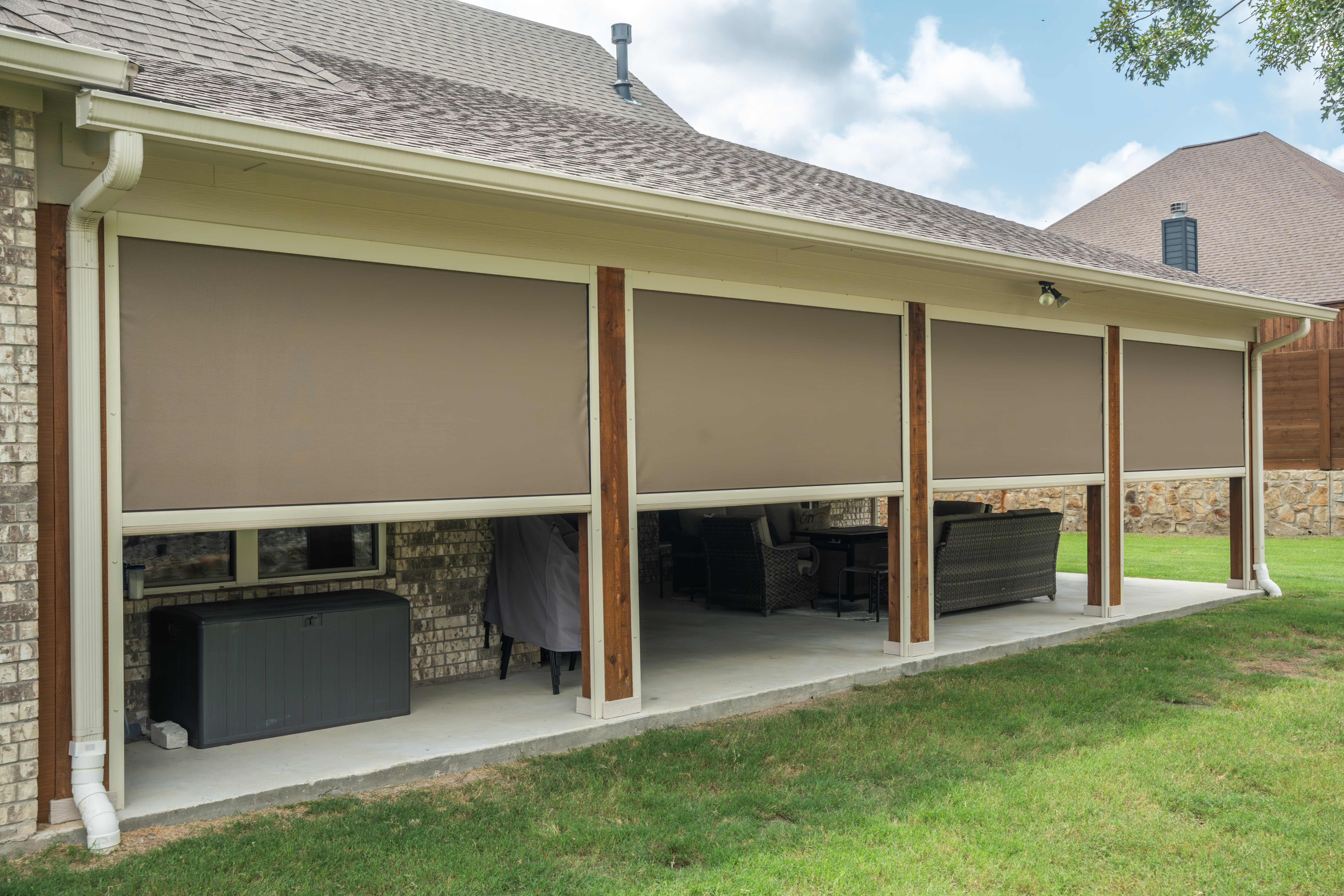 Screens-Residential-Multiple-Beige-White-Hardware-Patio-BrickHouse-2