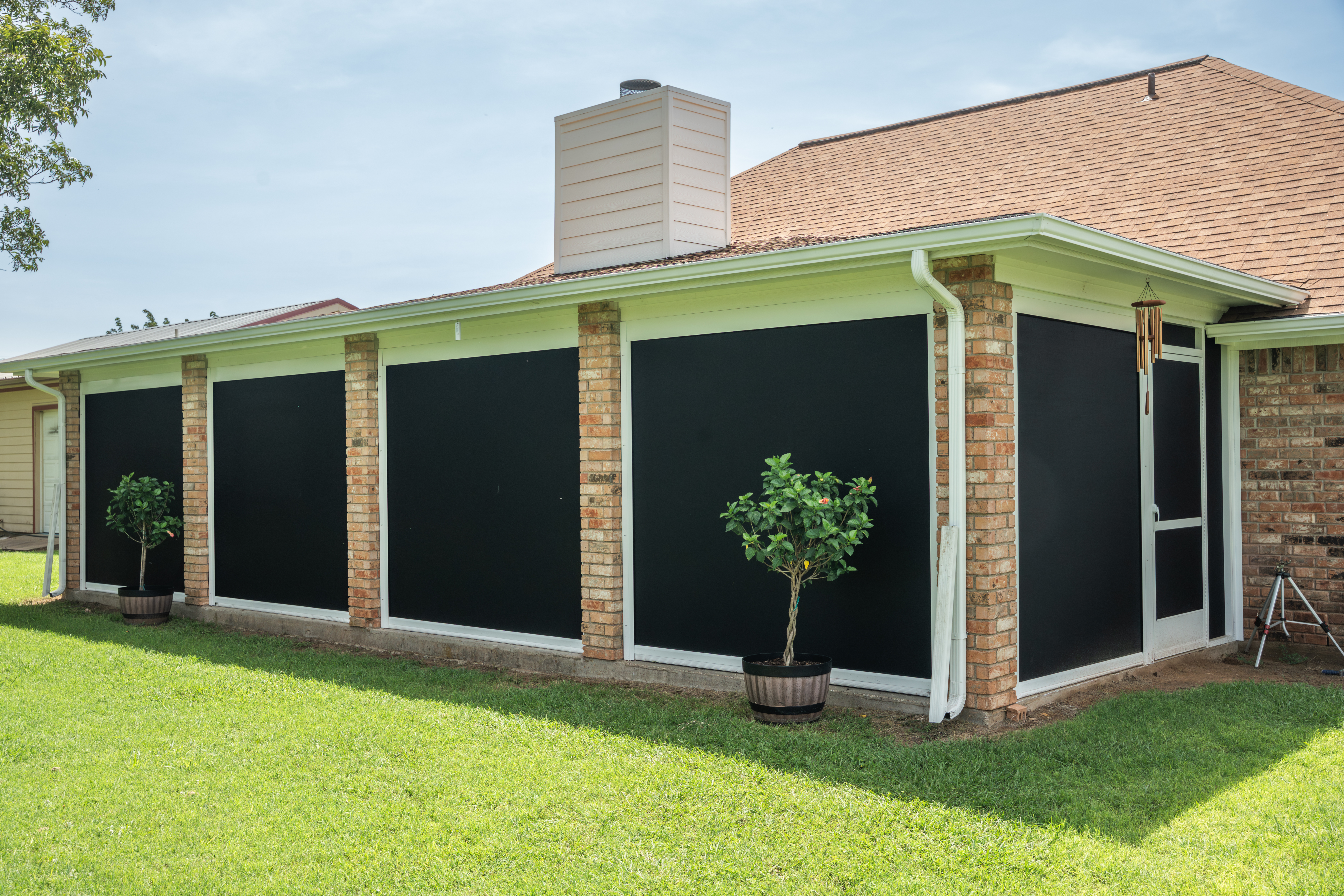 Screens-Residential-Patio-Black-RedBrick