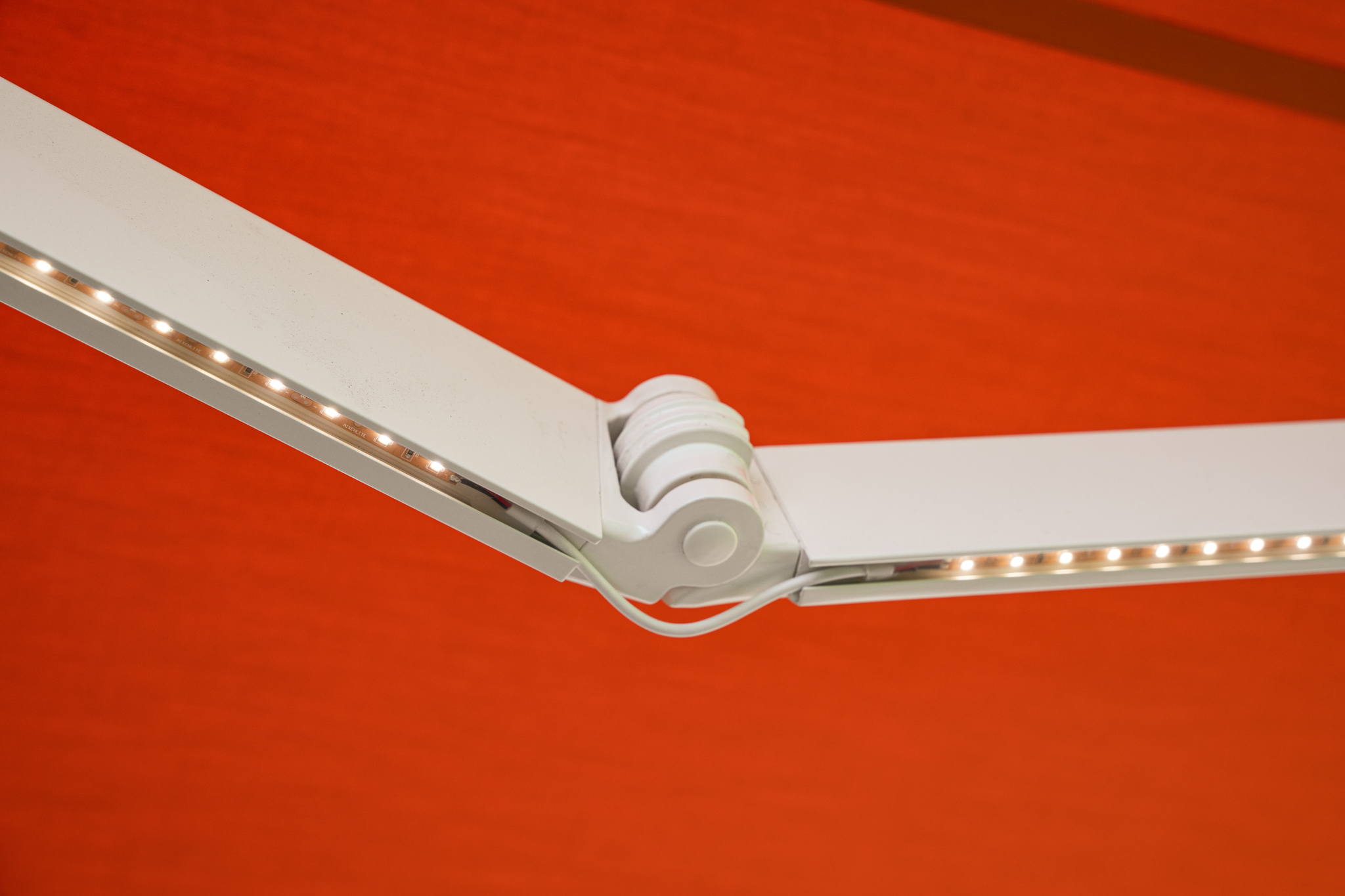 Awning-CloseUp-WhiteFrame-LEDLights-HoganFlame-DSC05098